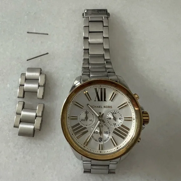 🎀Michael Kors oversized unisex watch model MK5710 really good used condition🎀